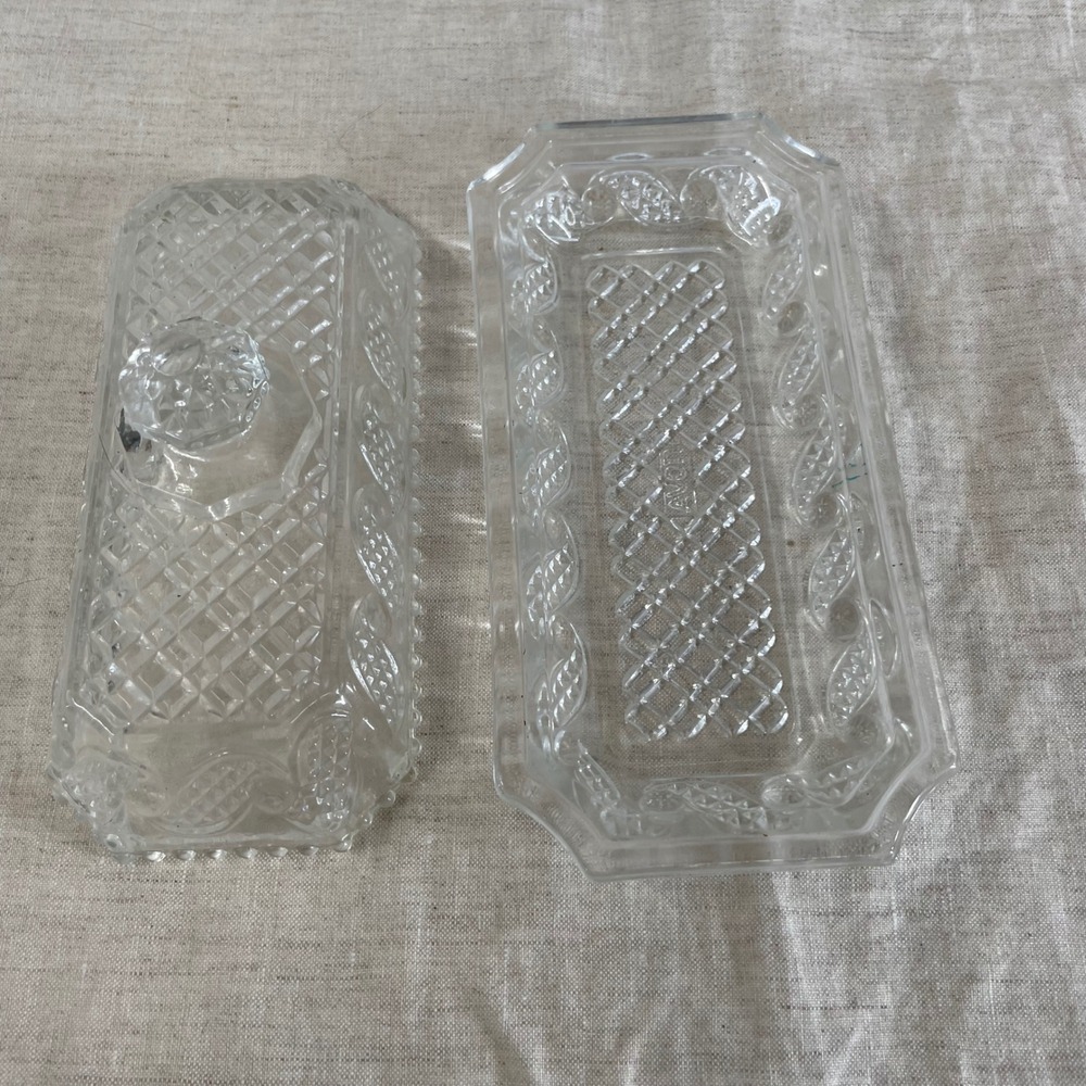 Clear Pressed Glass Butter Dish Covered 70s Retro Eclectic Kitchen Funky Decor - Picture 4 of 8
